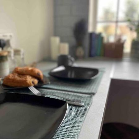 One Bedroom Putney Village Flat 런던 외부 사진